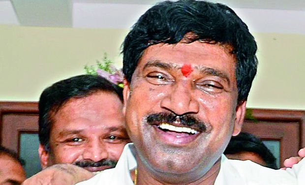 deputy cm rajaiah,warangal by elections,join congress  కేసీఆర్‌ను ఆయన దెబ్బ కొడతాడా..??